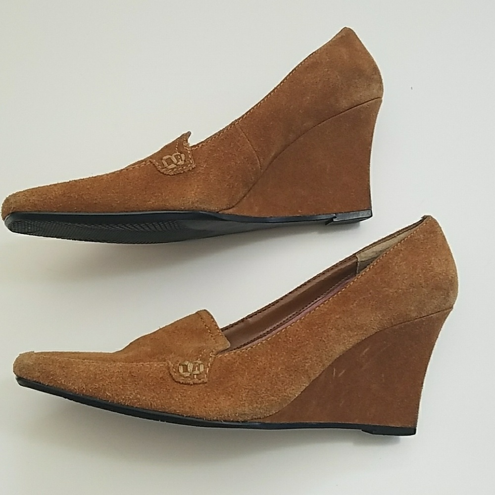 ANN MARINO TAN SUEDE WEDGE sz 7 - Picture 7 of 8